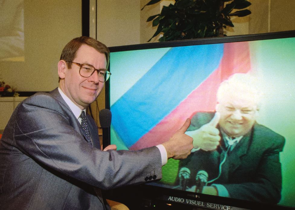 The official opening of the fiber optic cable took place on April 10, 1993, when Denmark’s prime minister Poul Nyrup Rasmussen and Russia’s president Boris Yeltsin exchanged a thumbs-up via a television link between Taastrup, Denmark, and Moscow, Russia