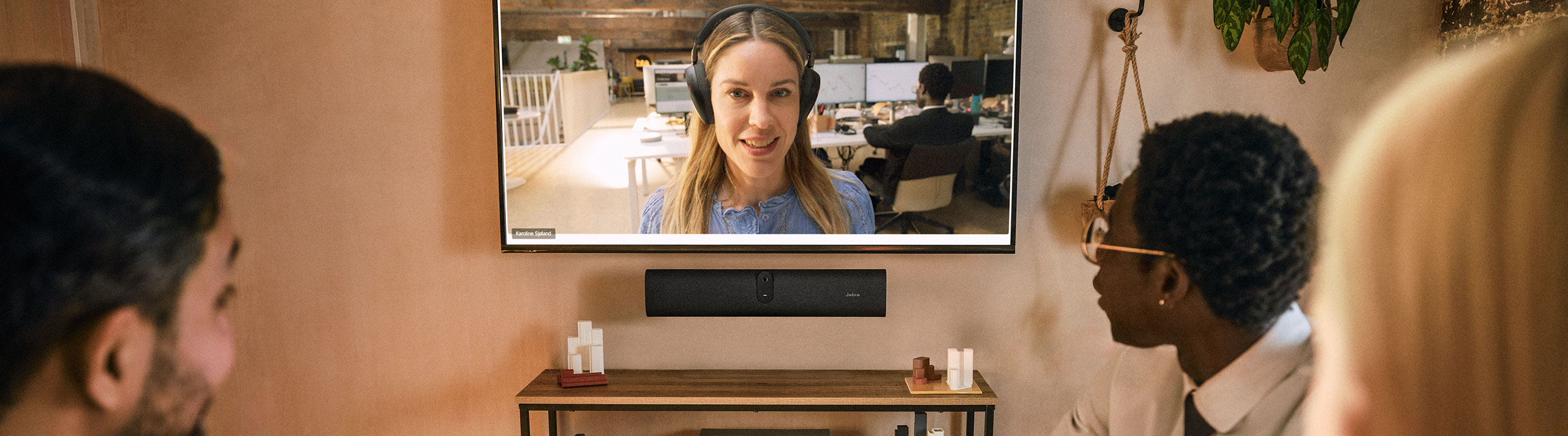Jabra introduces the PanaCast U30 video bar